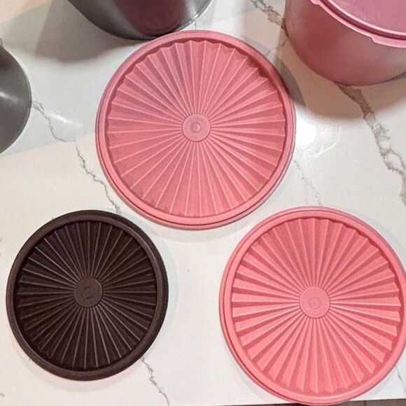 Tupperware | Vintage 1970s Servalier Canisters Set of 3 with Lids - Picture 4 of 8